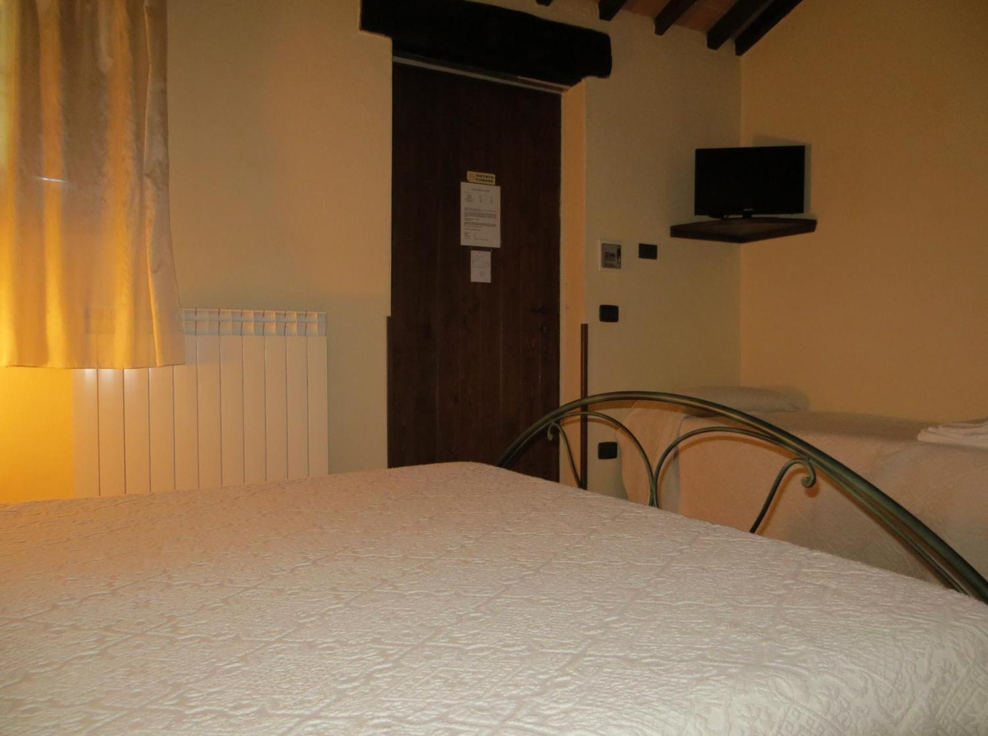 Agriturismo Casale Delle Lucrezie Тоди Экстерьер фото