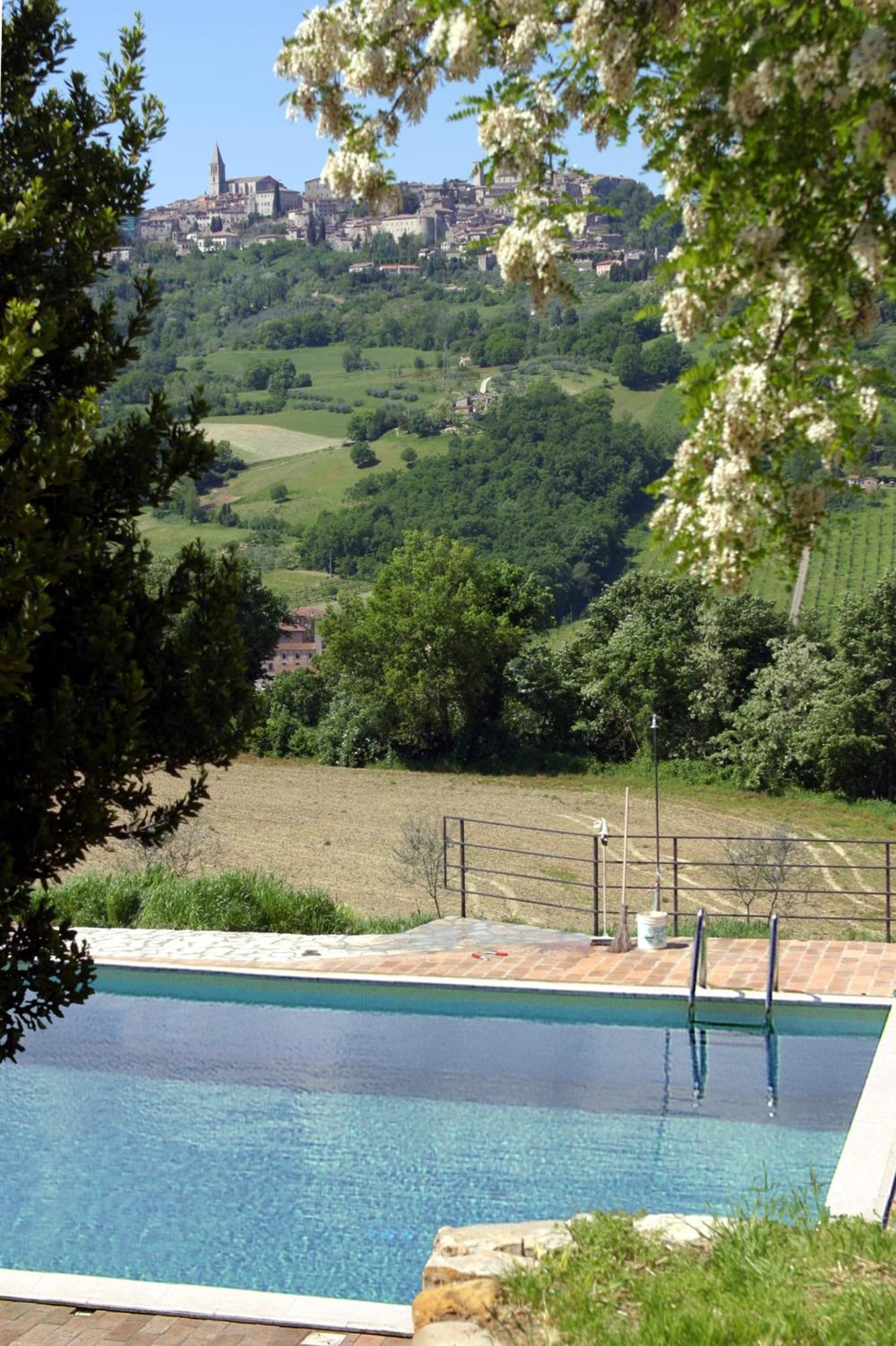 Agriturismo Casale Delle Lucrezie Тоди Экстерьер фото